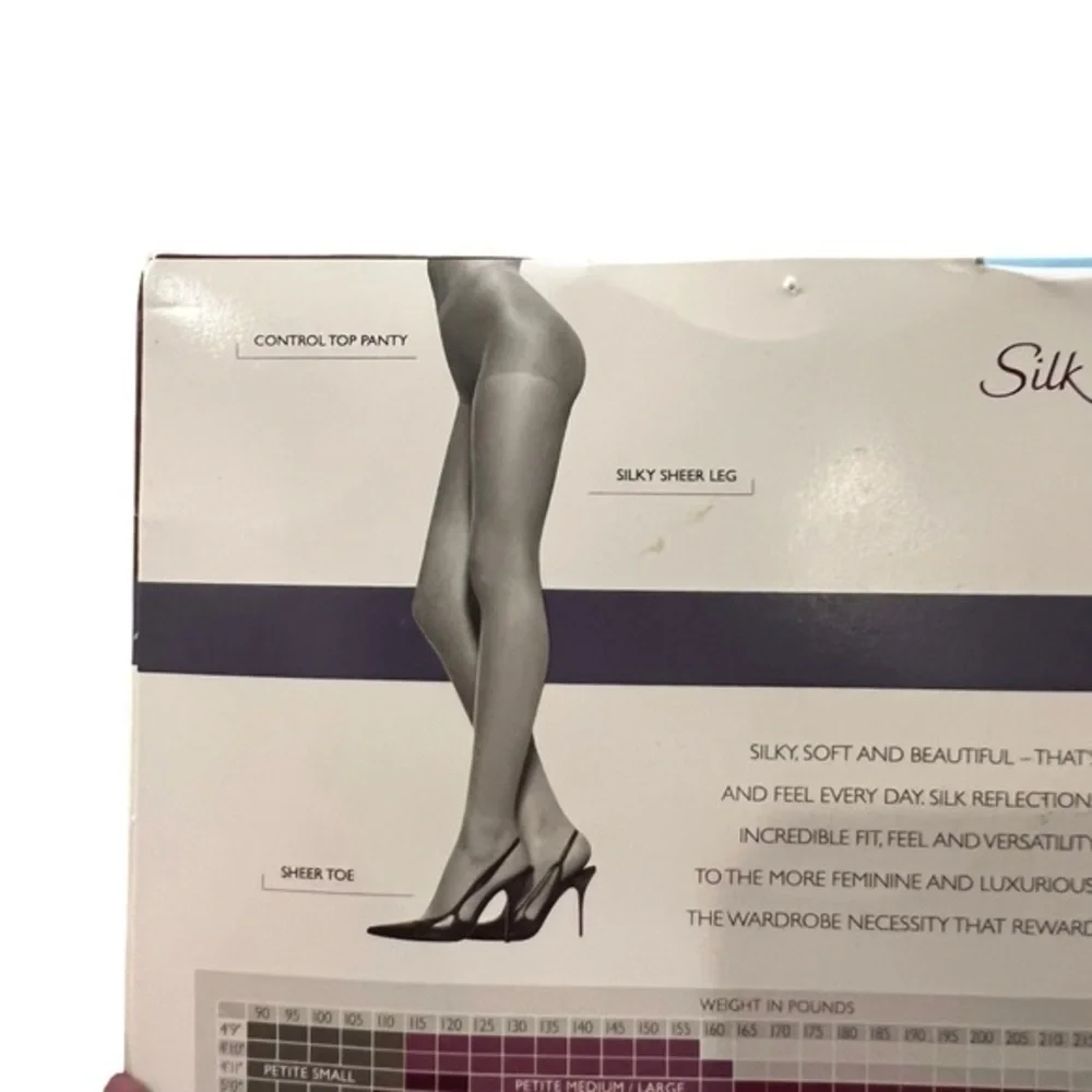 Hanes‎ Silk Reflections Pantyhose Control Top Sheer Toe Style 717 EF Jet Black